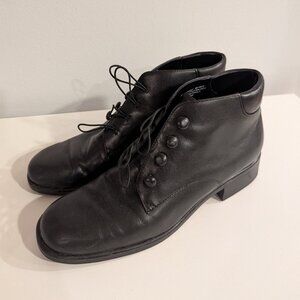 St. John's Bay Peggy black patent leather low-heeled ankle boots, women's size 8